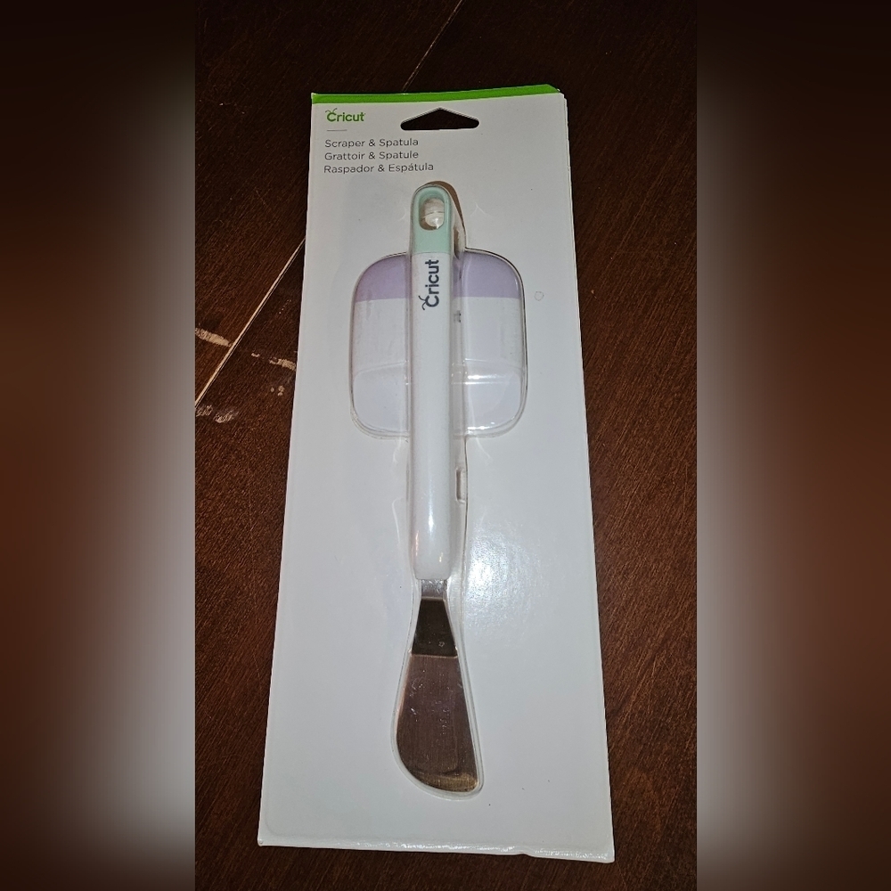 Cricut scraper and spatula